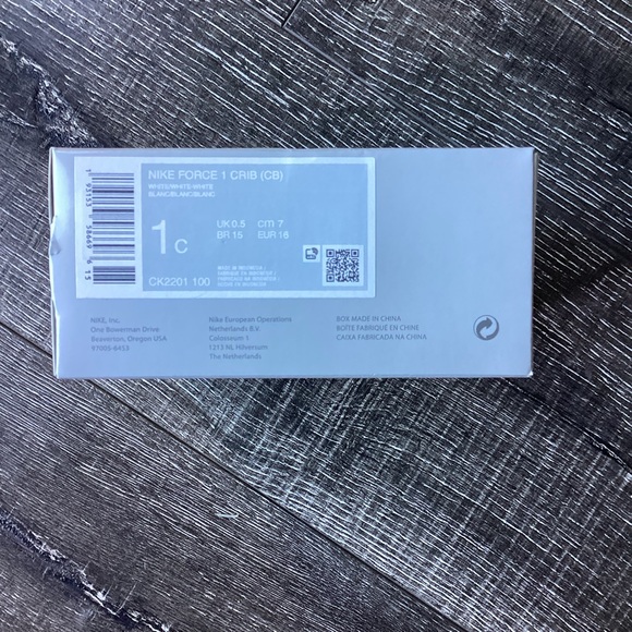 NIB Nike Baby Girl 4-Piece Bundle: Force 1 Crib Shoes & 3-Pc Bodysuit Set - Picture 3 of 6